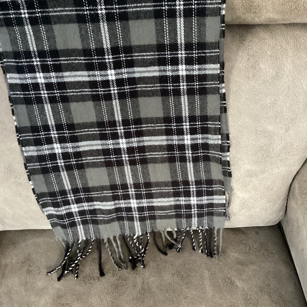 Cashmere 100% scarf Black White Scotland